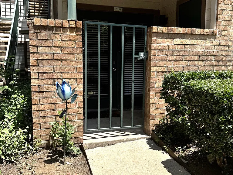 2300 Balsam Dr #G102 — Photo 3