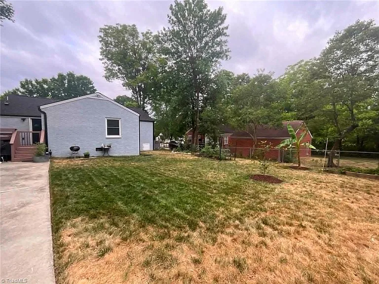 1712 N Mebane St — Photo 30