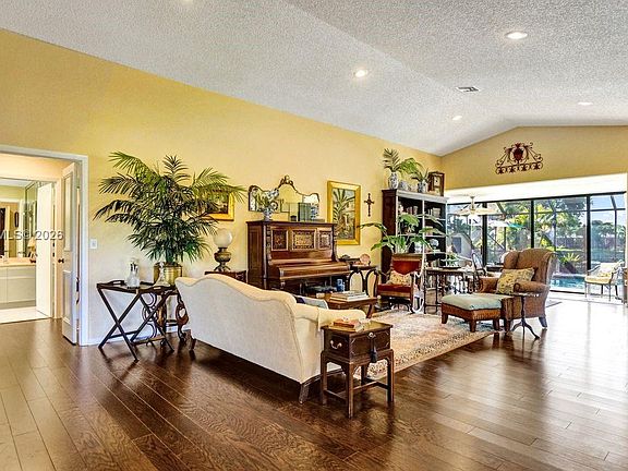 3rd image of 10858 White Aspen Ln
