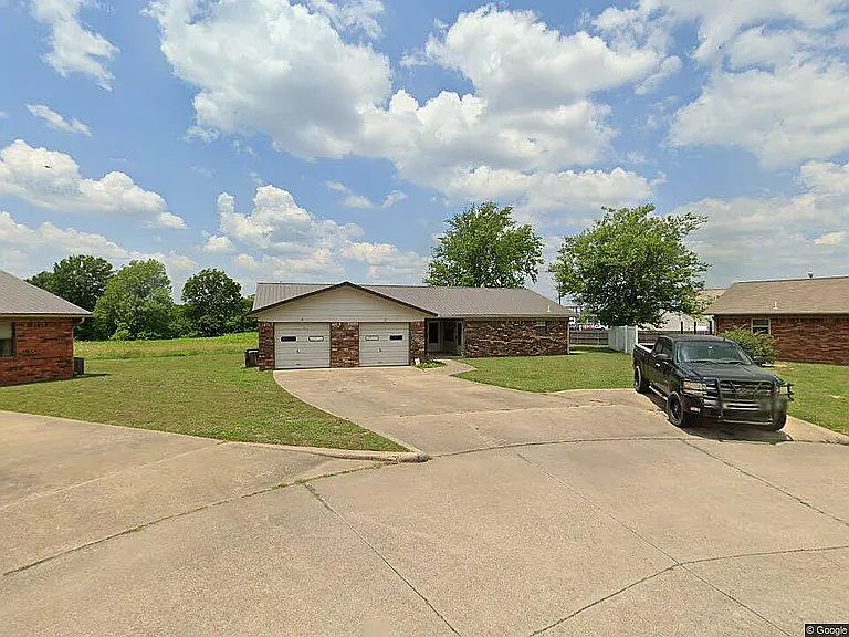 1st image of 2 Mulberry Ln
