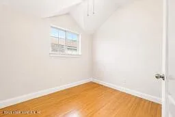 18 Lucy Loop — Photo 22