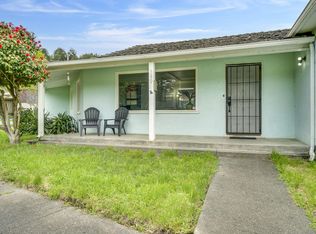 390 Monument Rd, Rio Dell, CA 95562