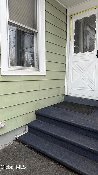 4th image of 208 14th Street