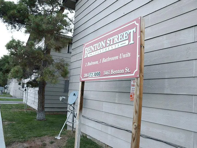 Benton St. Apartments — Photo 2
