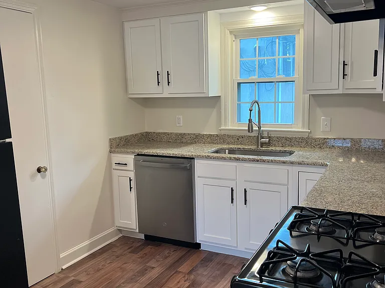 1241 Schiller Ave #2 — Photo 10