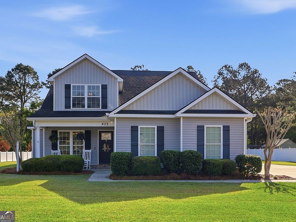 1st image of 423 Small Pond Ln