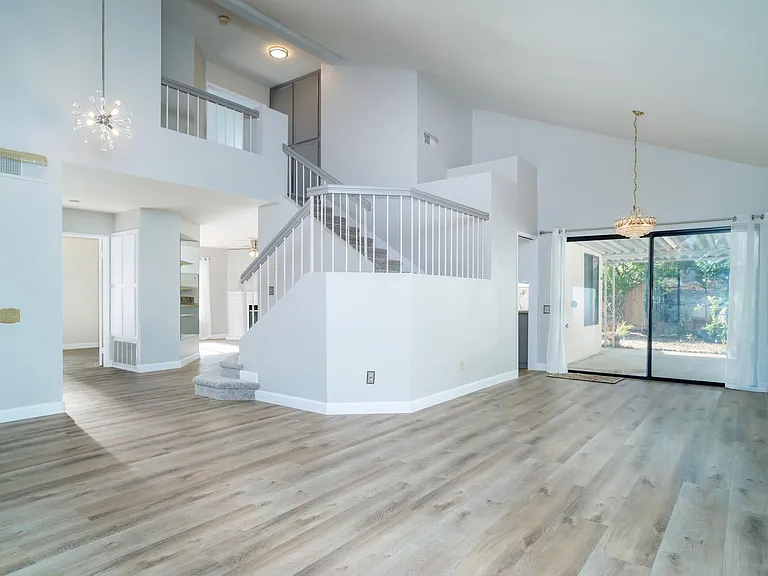 8733 Elford Ct — Photo 5