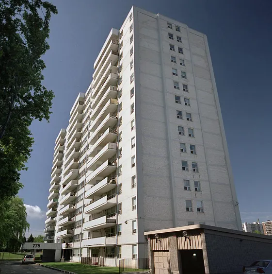 775 Steeles Ave W — Photo 1