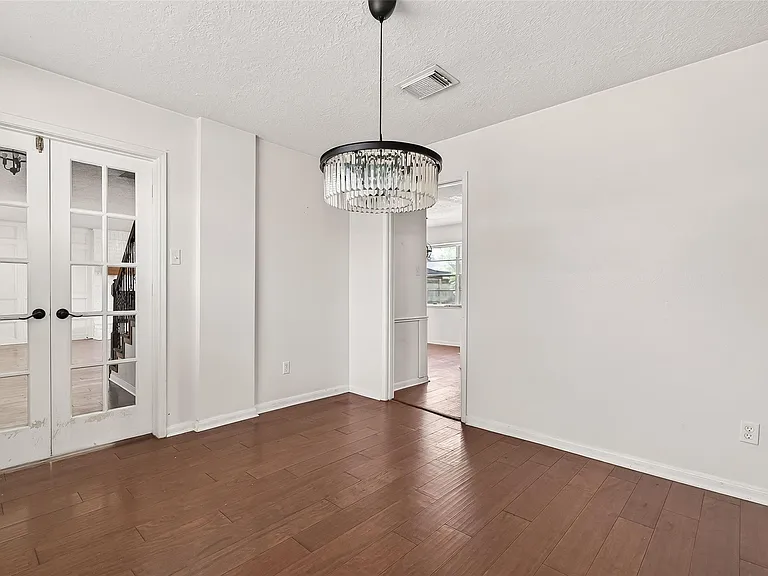 20211 Salzburg Ln — Photo 22