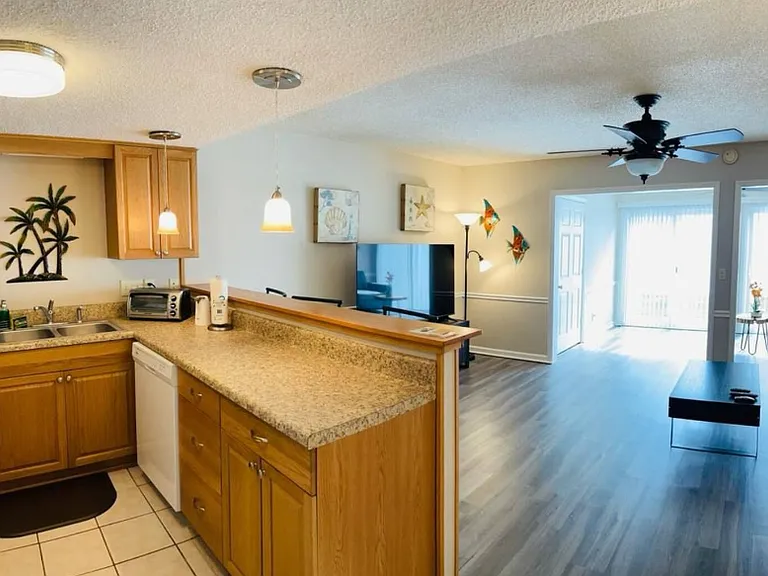 1000B Deer Creek Rd #C — Photo 13