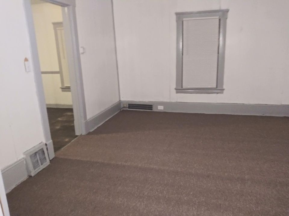 1st image of 6808 Hosmer Ave