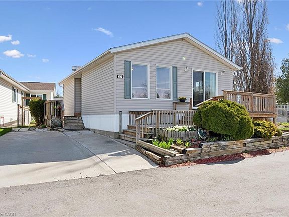 2nd image of 27 Trillium Beach Rd