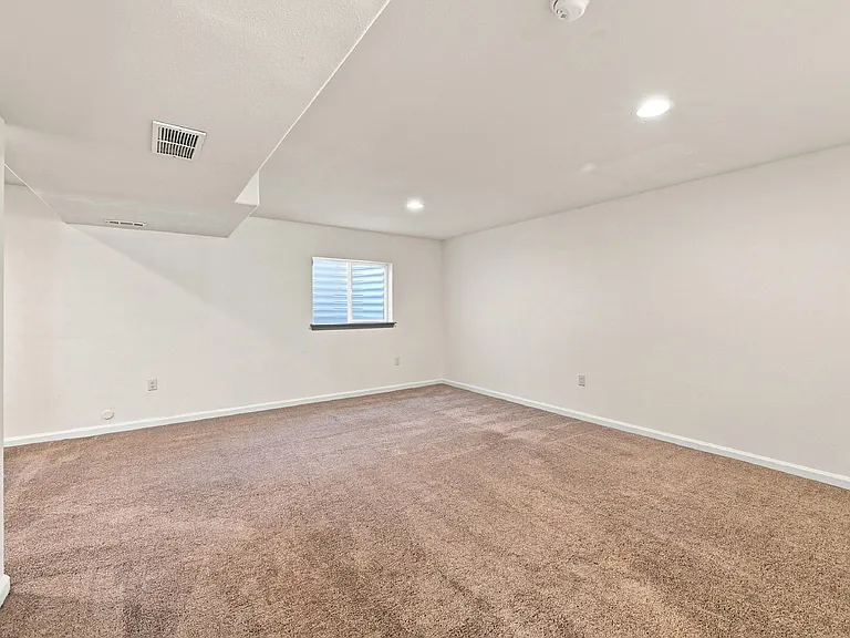 5644 Mountain Garland Dr — Photo 27