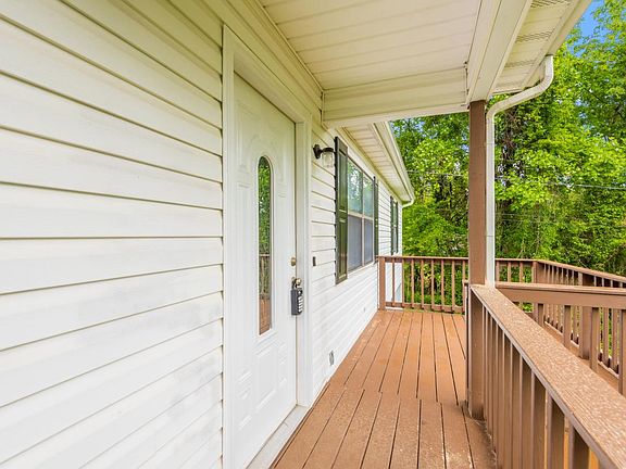 5th image of 1705 Ten Oak Way