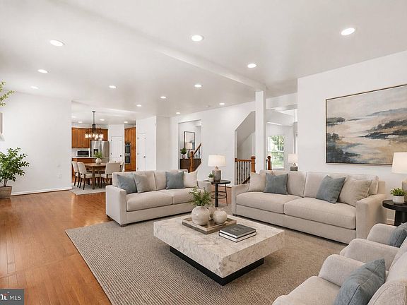 3rd image of 10241 Aqua View Ct