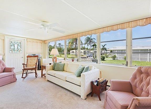 3rd image of 119 Queen Palm Dr #119