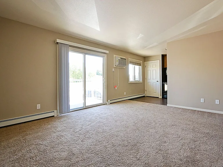 4-Plex Apartment on North Hill! 1515 12th St. NW! — Photo 5