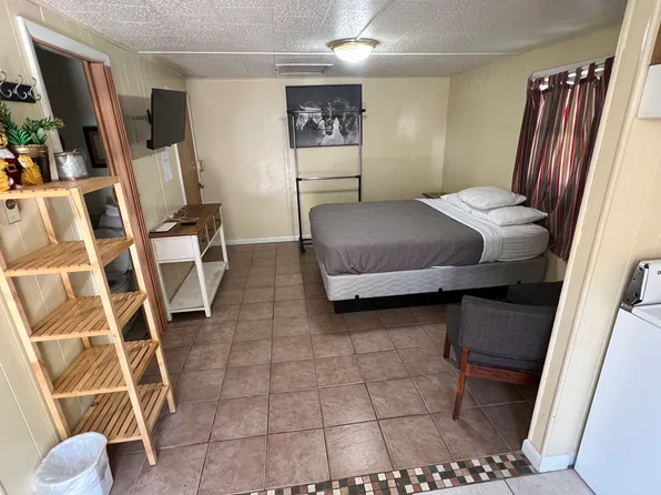 (undisclosed Address), Gansevoort, NY 12831