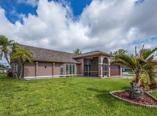 1 Sportsman Rd, Rotonda West, FL 33947