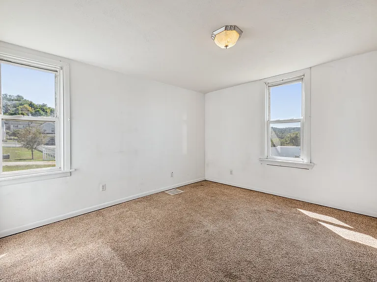16 Eggers Ave #2 — Photo 10