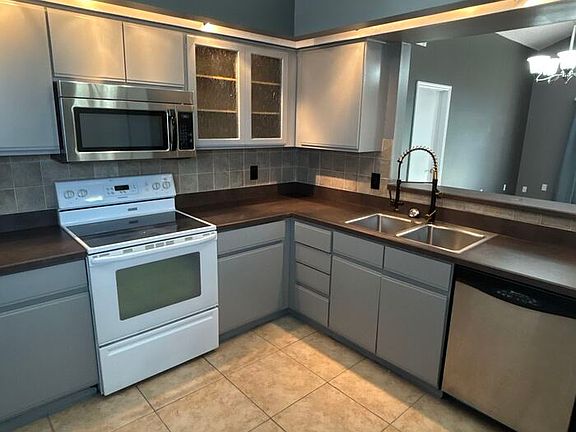 4th image of 238 Hidden Springs Cir