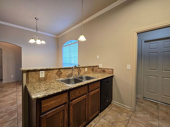 5th image of 6804 Alvin Dr