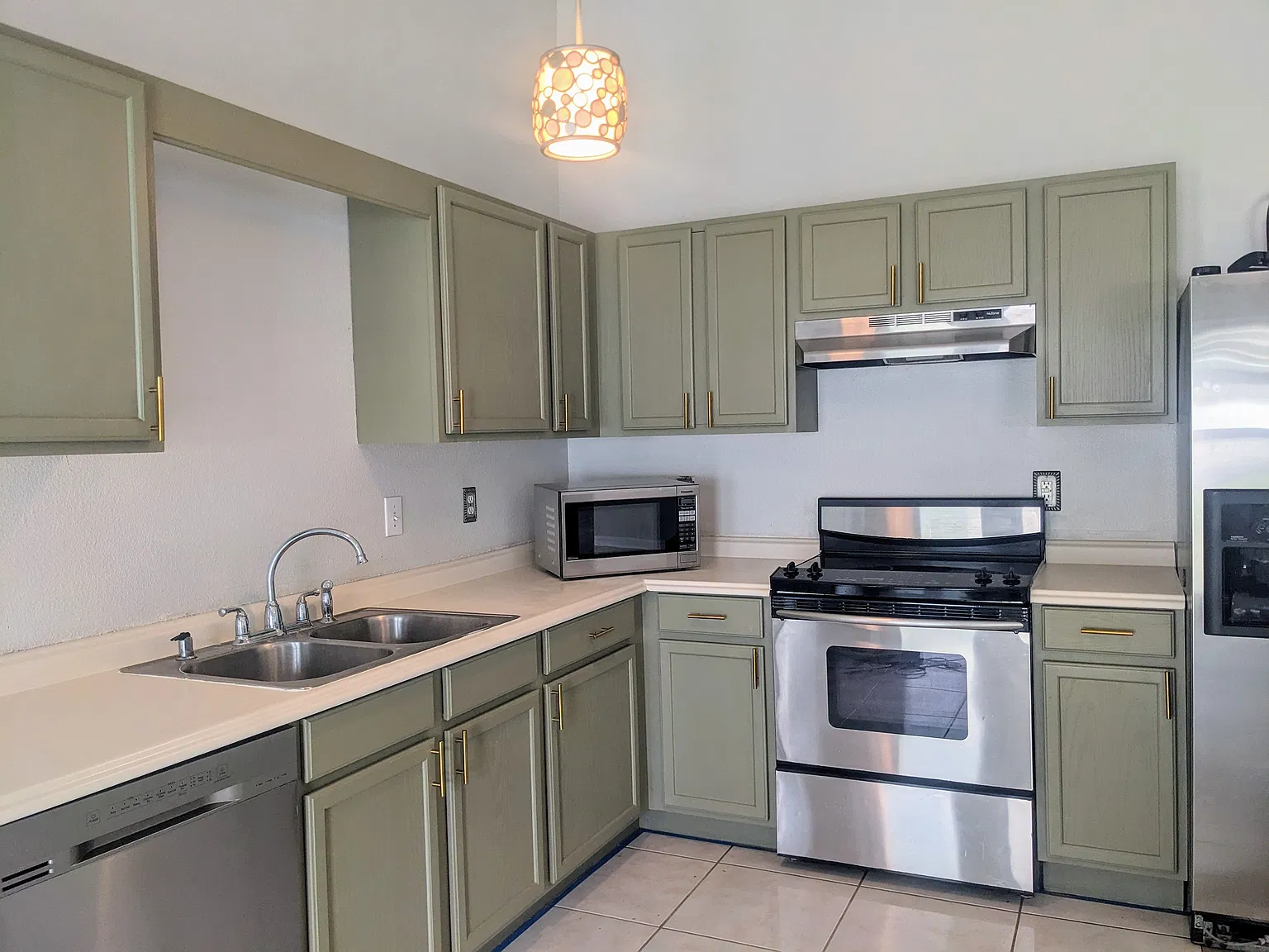 3 bed, 1400 sqft, $2,595 — Photo 2