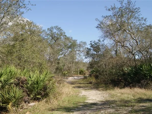 586 Mockingbird Ct, Frostproof, FL 33843