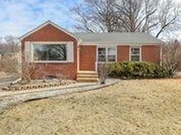 812 S 49th St, Lincoln, NE 68510