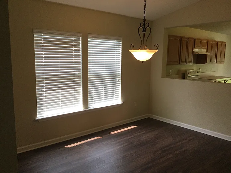 422 Bostwick Circle St — Photo 5