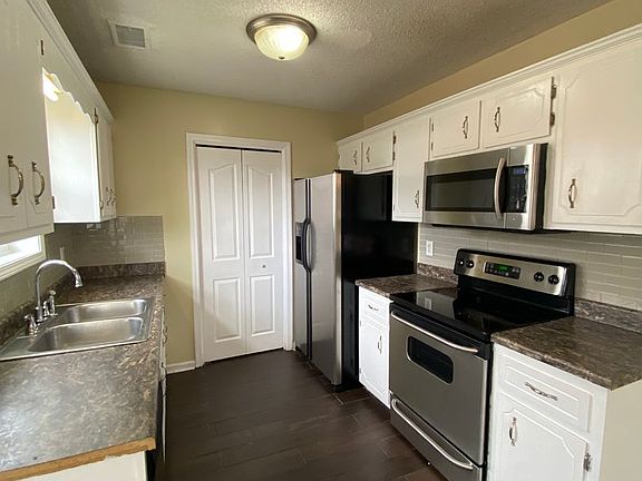 5th image of 224 Lady Alice Ct