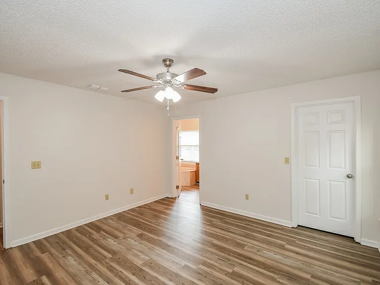283 Springfield Ct — Photo 10
