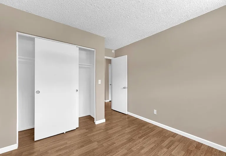 4951 Neil Cir #4 — Photo 4