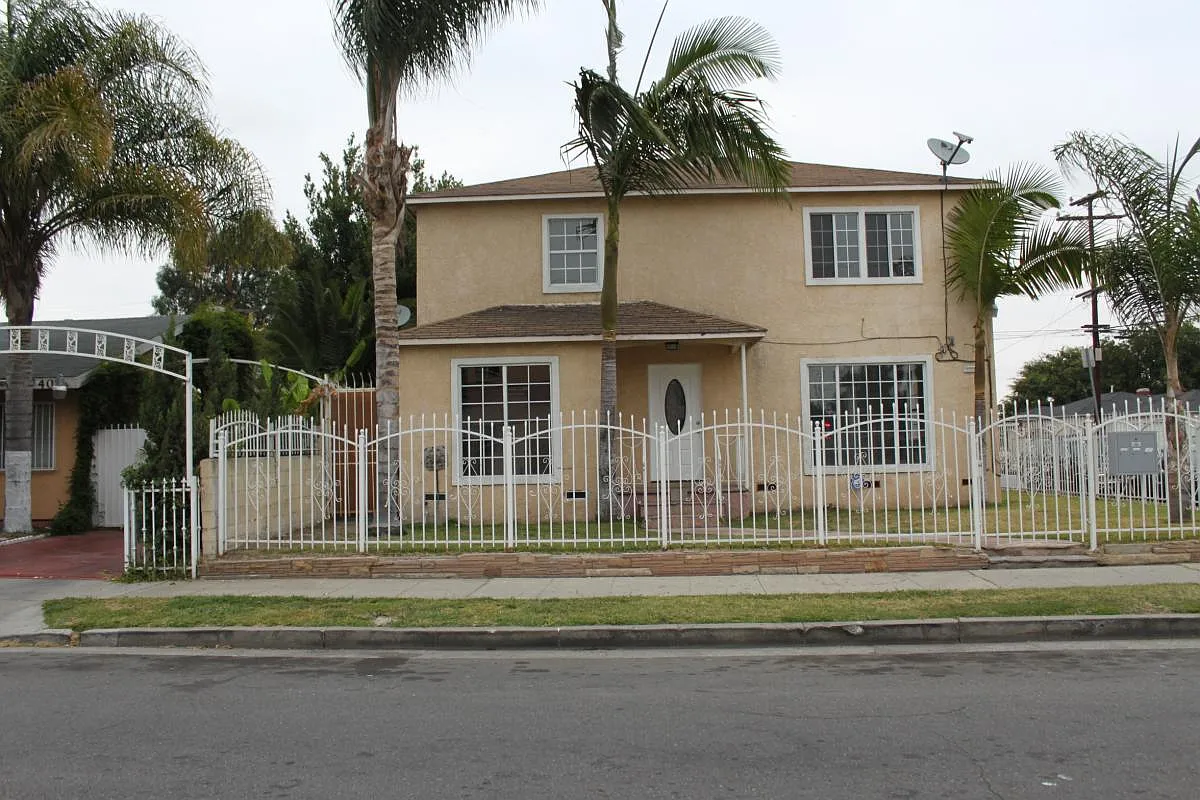 3 bed, 1700 sqft, $3,200 — Photo 1