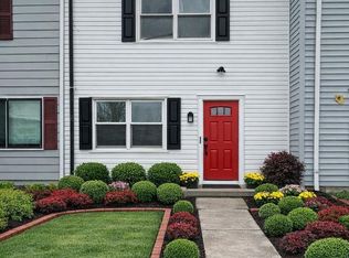 411 Clover Ct, Taneytown, MD
