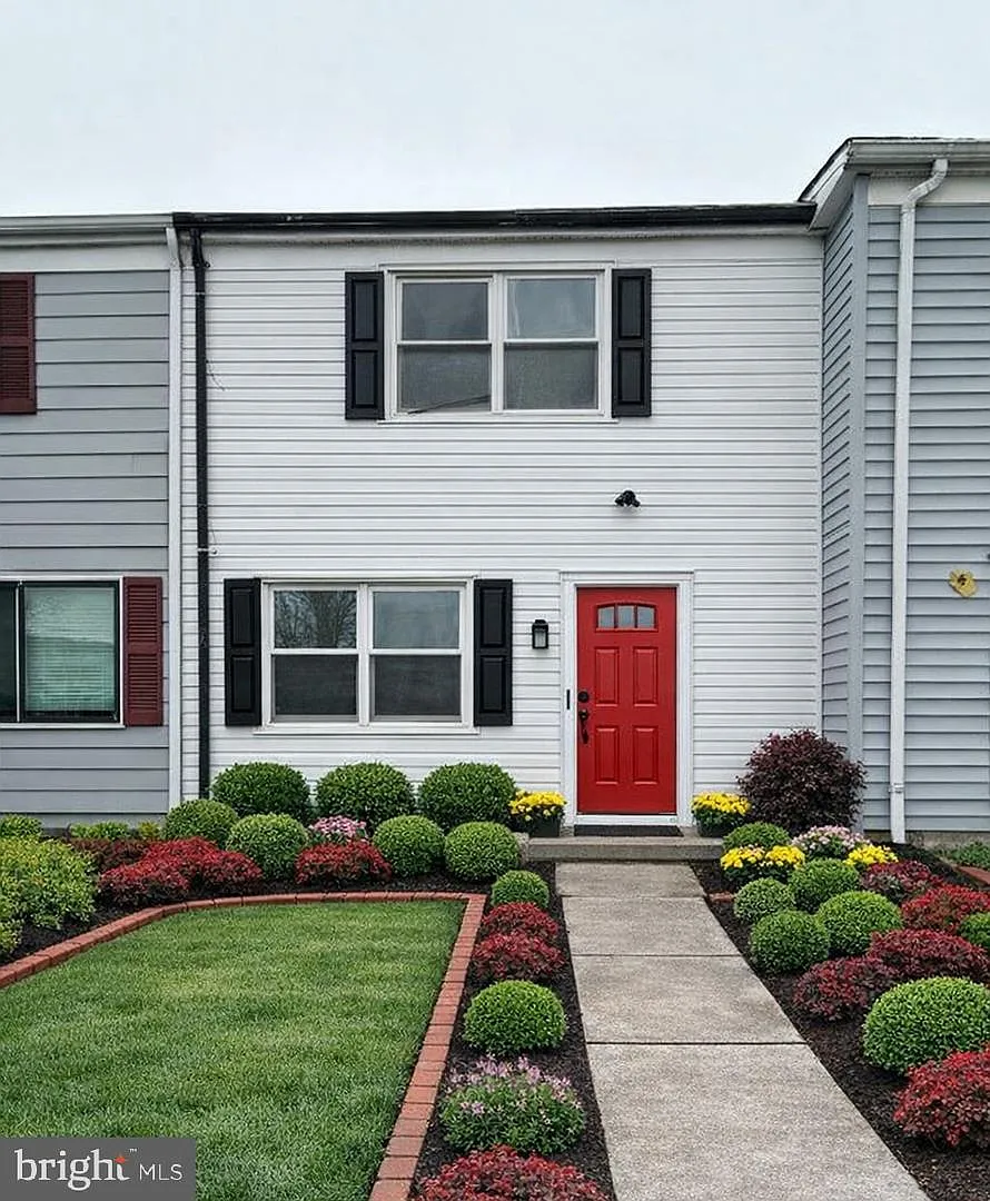 411 Clover Ct photo 1