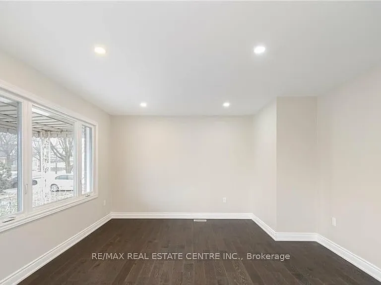 364 E 14th St #UPPER FLOOR ONLY — Photo 14