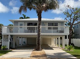 117 Neptune Ln, Holmes Beach, FL 34217