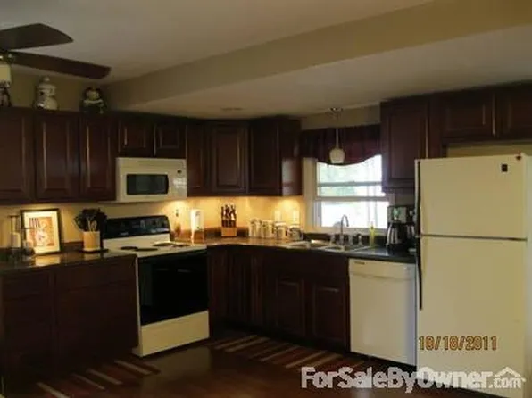 307 E Green St, Steeleville, IL 62288