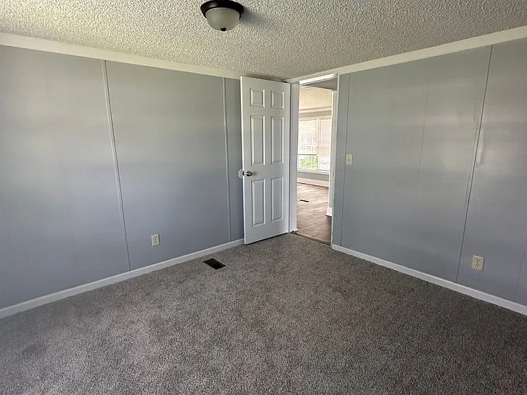 1376 Fleetwood Cir — Photo 6