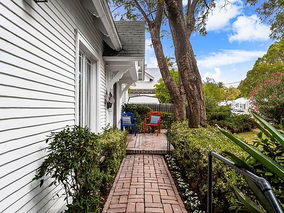 3rd image of 507 N Vine Ave