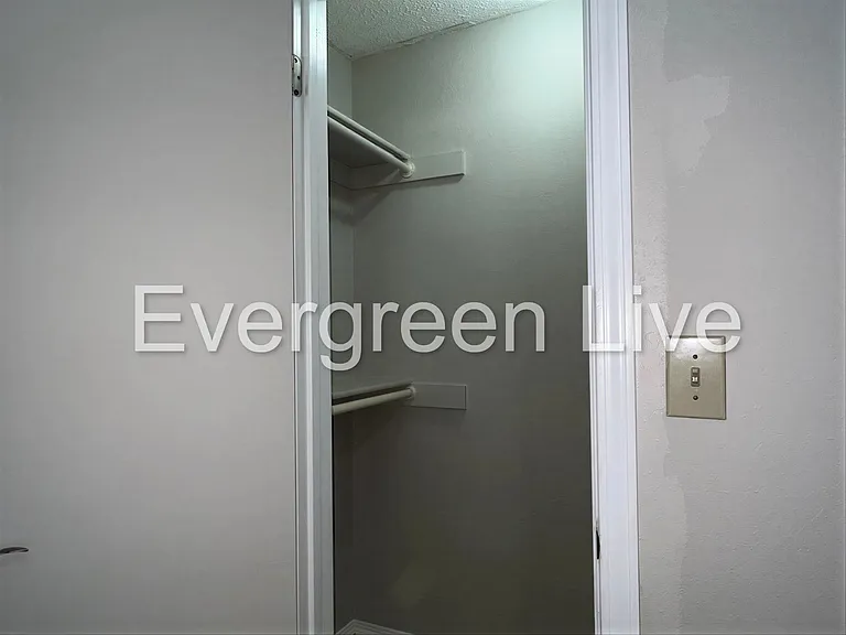 105 Celestin Ct — Photo 13