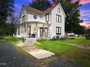 1016 Delaware Dr, Matamoras, PA 18336