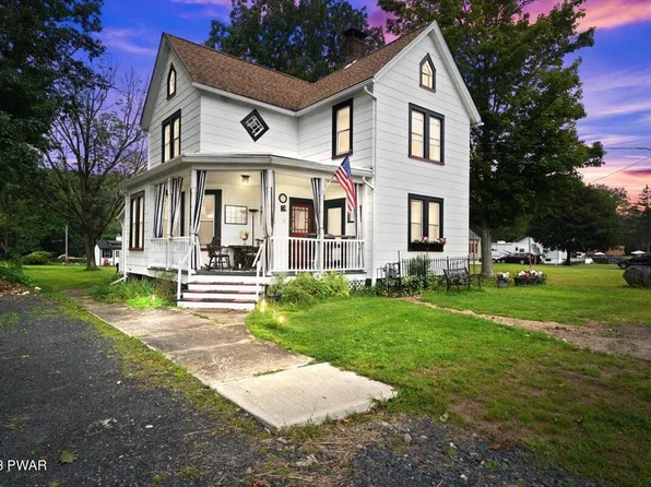 1016 Delaware Dr, Matamoras, PA 18336