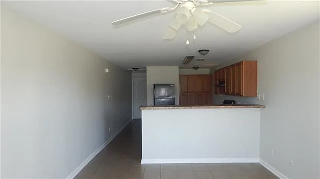 2 bed, 1.0 bath, 833 sqft, $1,300 — Photo 2
