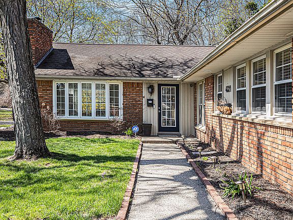 2nd image of 4321 Meadowlane Ct