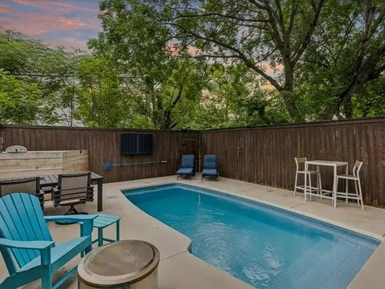 4413 Roseland Ave — Photo 3