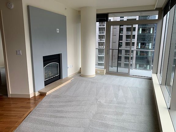 3rd image of 10610 NE 9th Pl #1700TOWER-