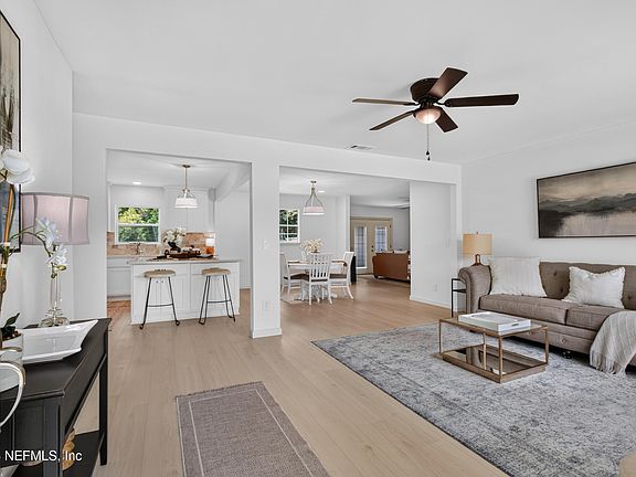 2nd image of 10764 LIPPIZAN Drive