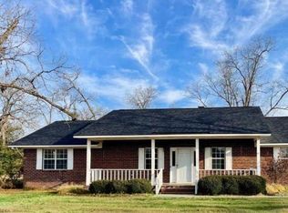 714 E Simon St, Glennville, GA 30427